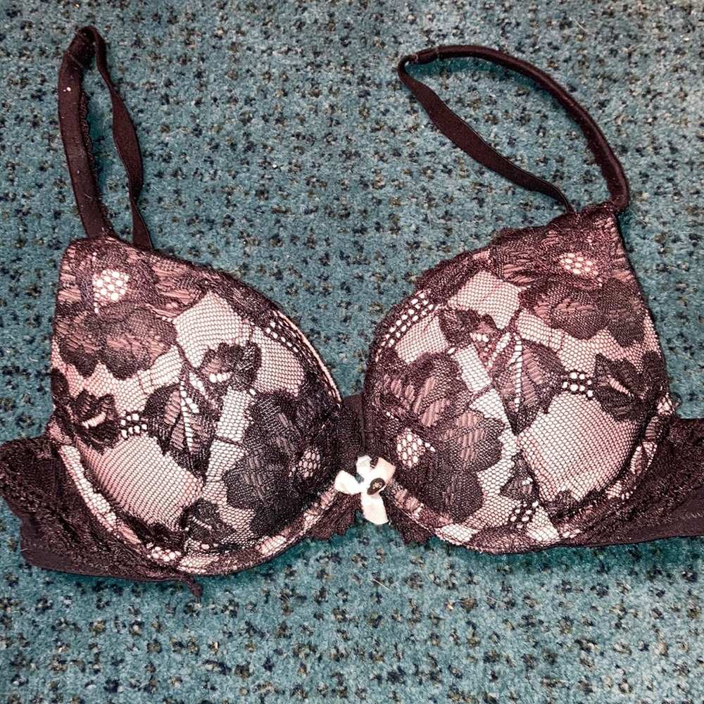 Victoria’s Secret Body byVictoria Lace PushUp bra